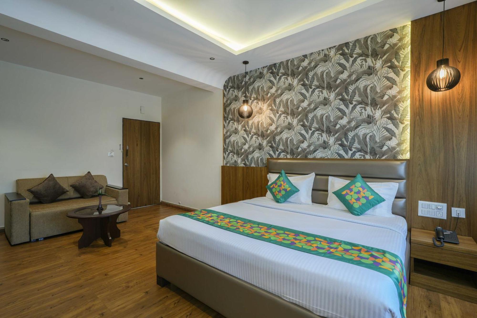 Treebo Pappilon Palace - Pvs Circle Mangaluru Zewnętrze zdjęcie