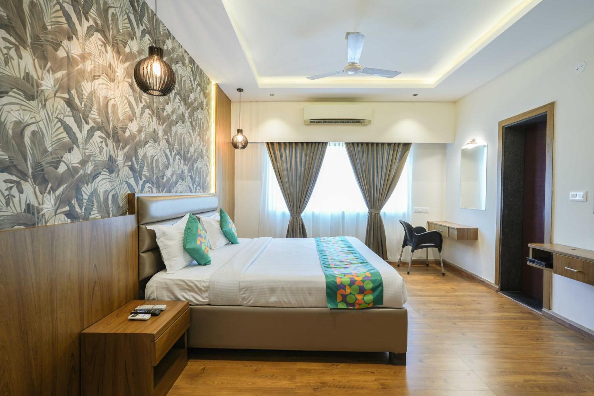 Treebo Pappilon Palace - Pvs Circle Mangaluru Zewnętrze zdjęcie