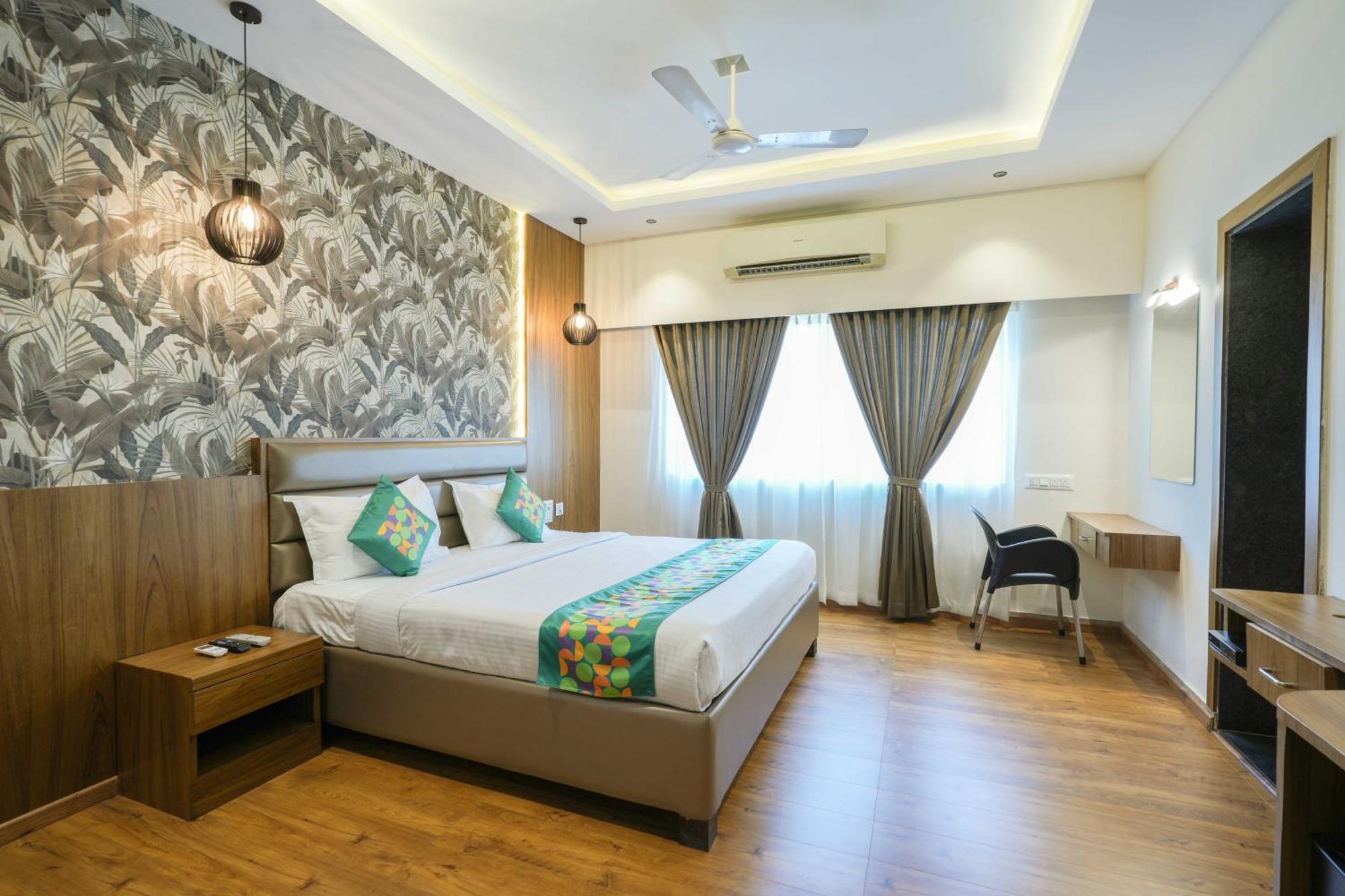 Treebo Pappilon Palace - Pvs Circle Mangaluru Zewnętrze zdjęcie